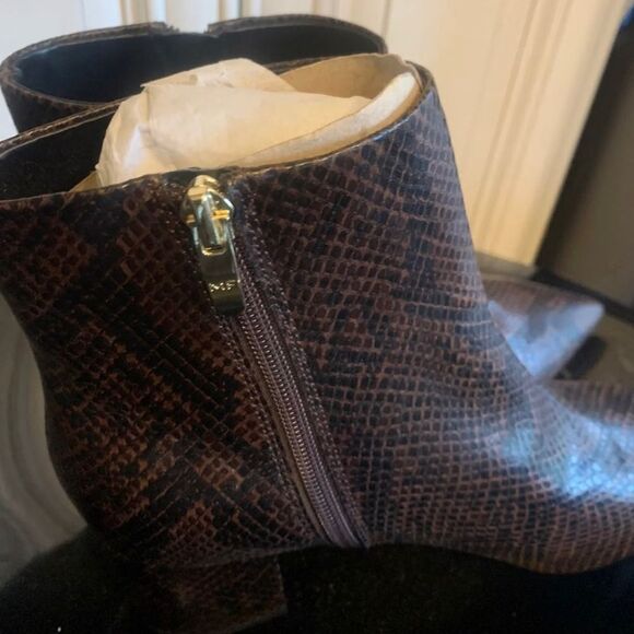 Dyvine bootie by Marc Fisher Sz 8.5 - Picture 4 of 10